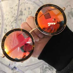 Quay Throwback Mirrored Oversized Sunglasses